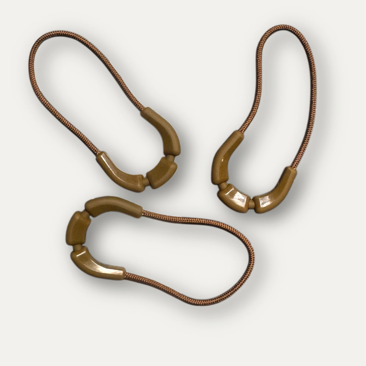 Zipper pulls